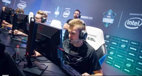 短距离蛙泳 短距离蛙泳