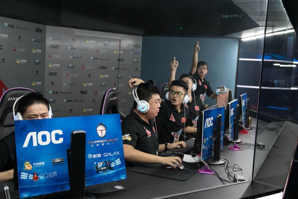 逐渐构建起 逐渐构建起